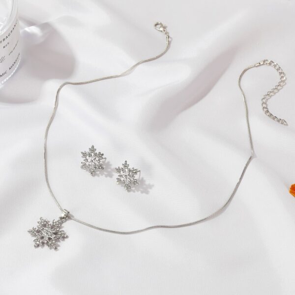 3pcs Snowflake Necklace Set With Rhinestones Earrings And Clavicle Chain Pendant Necklace Valentine's Day Gift - Image 5